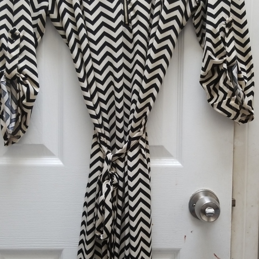 Dress - Picture 2 of 4